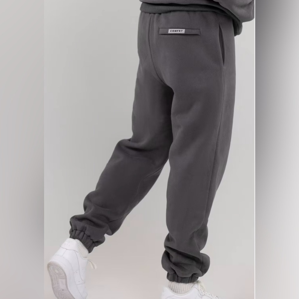 Comfrt Travel Essentials Sweatpants. Steel Gray. Size Medium. Never worn.